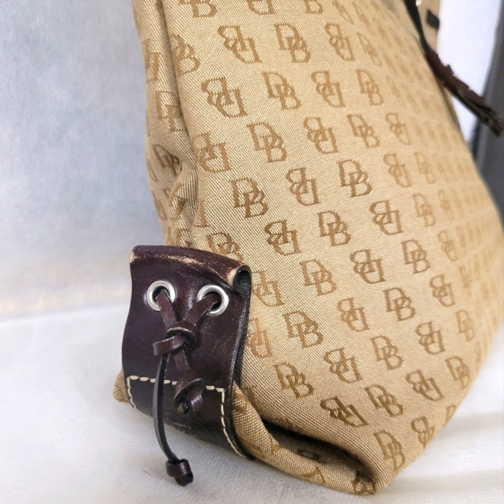 Dooney & Bourke Signature Canvas Tassle Shoulder Bag, Vintage Collectible - Picture 8 of 10